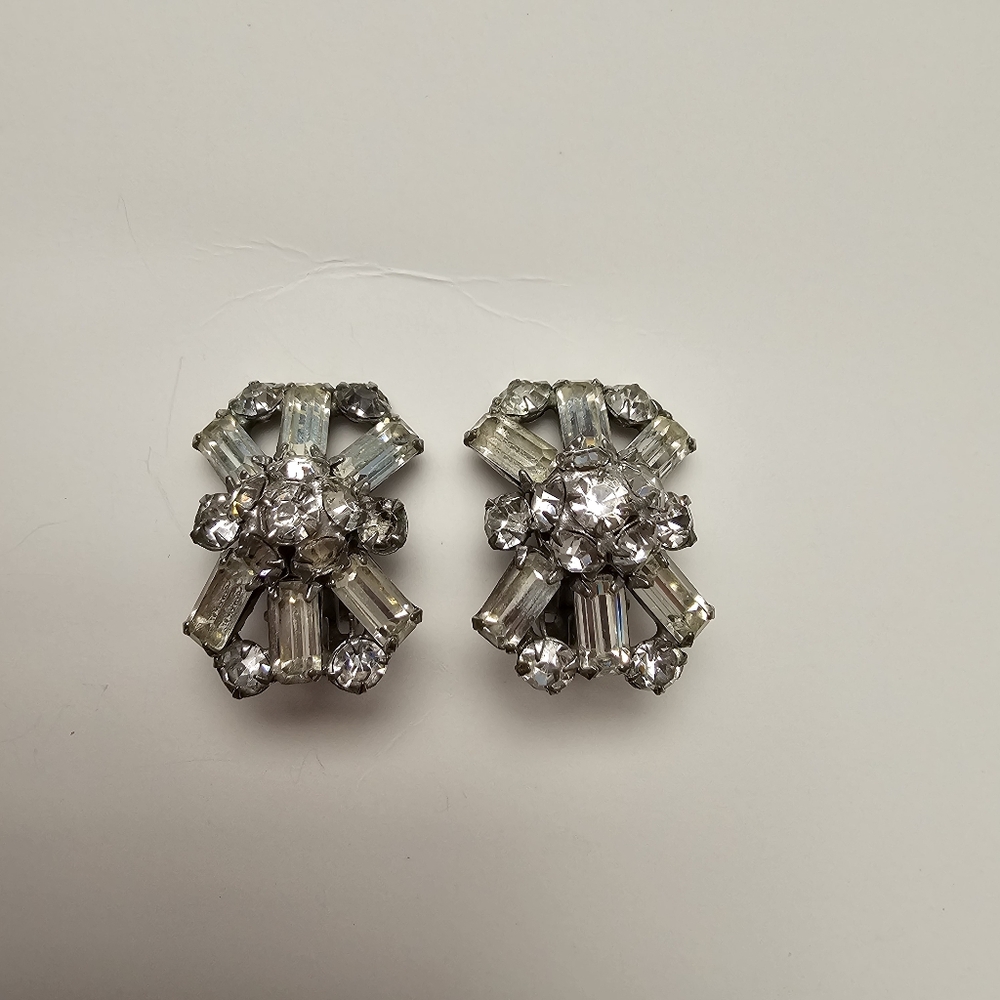 Vintage 1950s Rhinestone Baguette Cluster Clip-On Earrings - Mid-Century Glamour